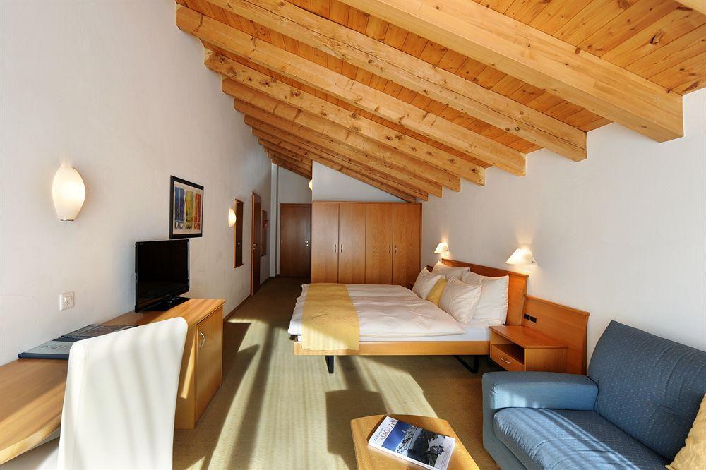 Hotel Tschugge Zermatt Exterior photo
